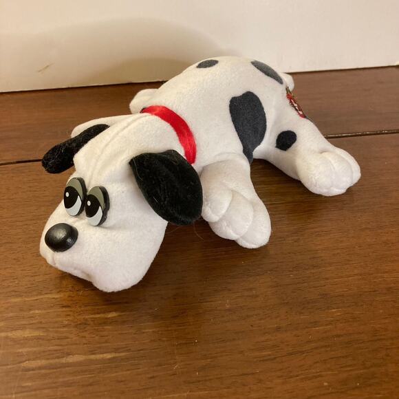 Vintage 80s Tonka White and Black Bulldog Pound Puppy Plush (1986) - Picture 1 of 3